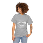 Awesome Mom with Pointing Thumbs T-Shirt | Mother's Day Tee