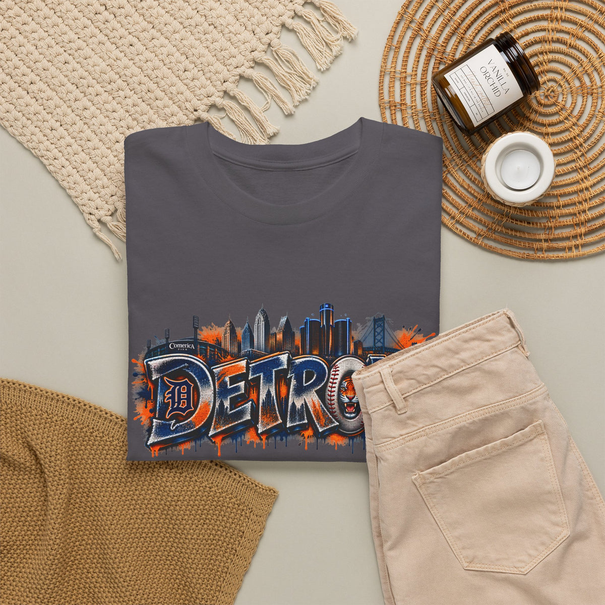 Detroit skyline graffiti T-Shirt | city skyline tee, urban street art