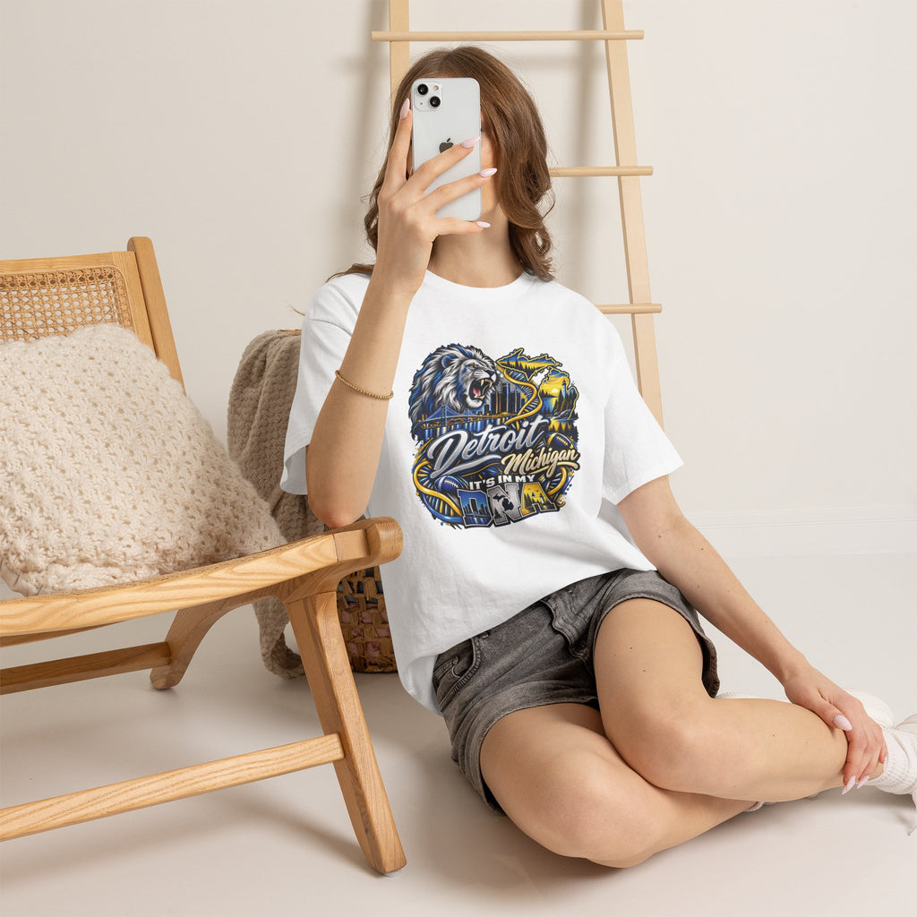 Detroit Michigan Lion Cityscape Graphic T-Shirt