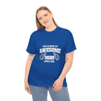 Awesome Mom with Pointing Thumbs T-Shirt | Mother's Day Tee