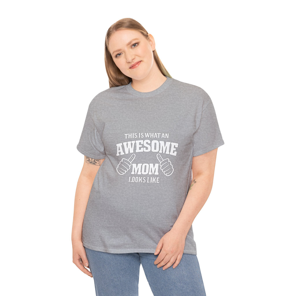 Awesome Mom with Pointing Thumbs T-Shirt | Mother's Day Tee