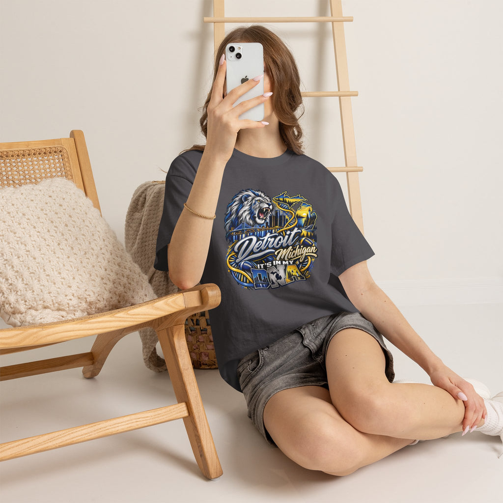 Detroit Michigan Lion Cityscape Graphic T-Shirt