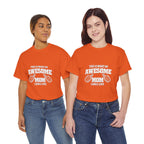 Awesome Mom with Pointing Thumbs T-Shirt | Mother's Day Tee