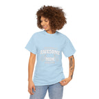 Awesome Mom with Pointing Thumbs T-Shirt | Mother's Day Tee