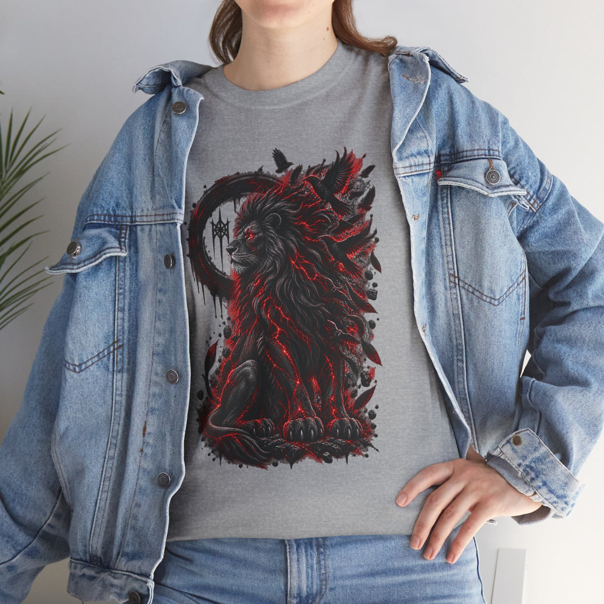 Red and Black Grunge Lion T-Shirt | Graphic Catlike Beast Tee