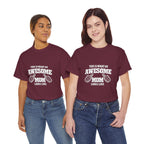 Awesome Mom with Pointing Thumbs T-Shirt | Mother's Day Tee