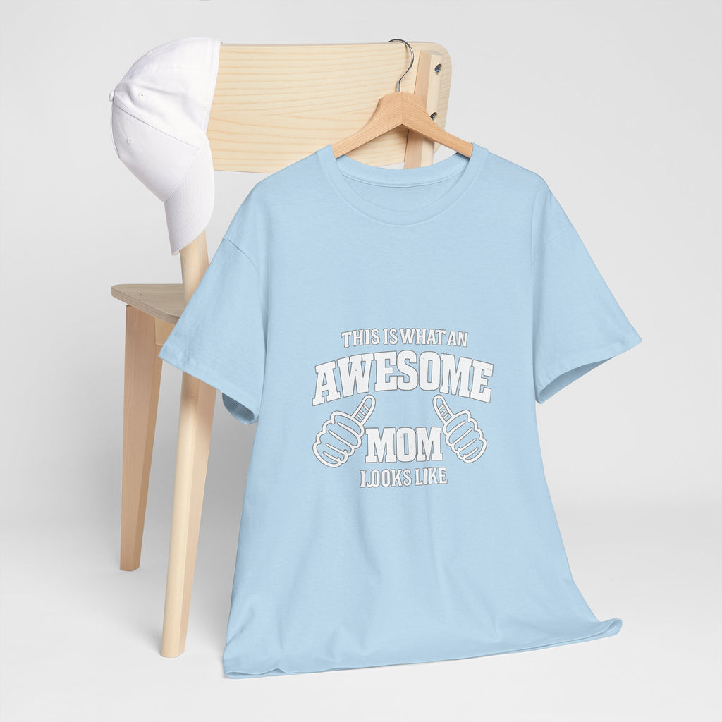 Awesome Mom with Pointing Thumbs T-Shirt | Mother's Day Tee