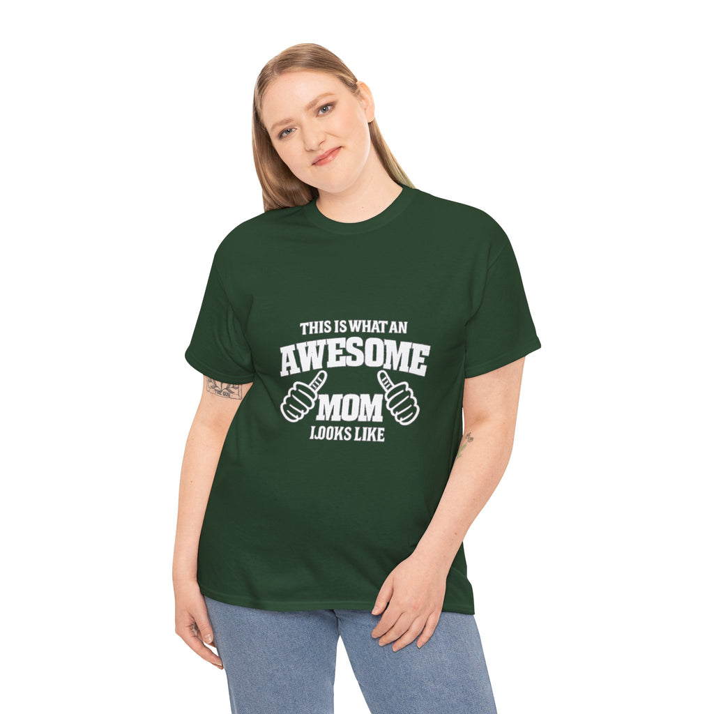 Awesome Mom with Pointing Thumbs T-Shirt | Mother's Day Tee
