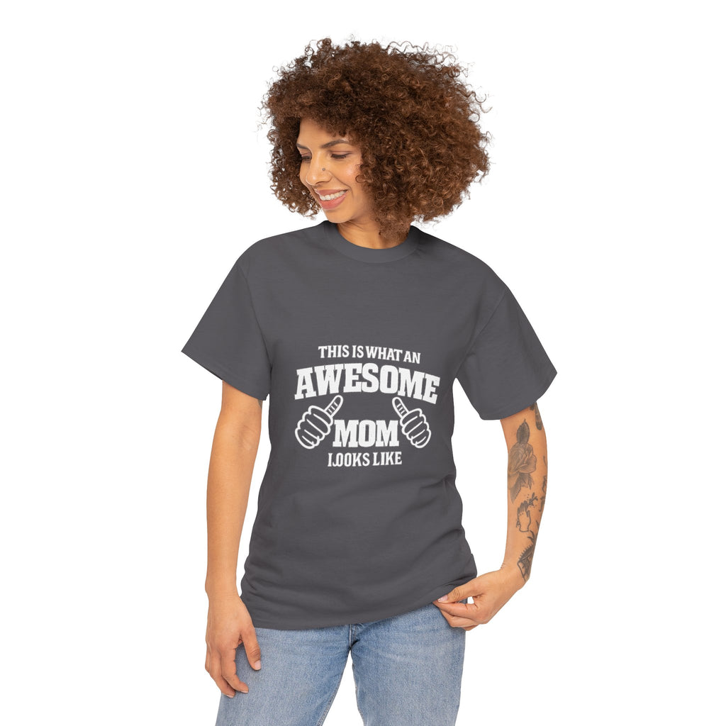 Awesome Mom with Pointing Thumbs T-Shirt | Mother's Day Tee