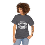 Awesome Mom with Pointing Thumbs T-Shirt | Mother's Day Tee