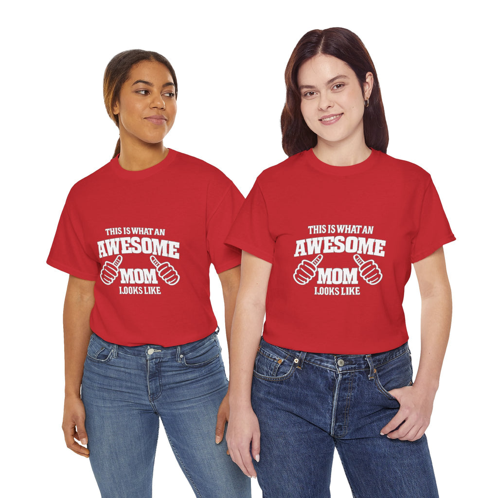 Awesome Mom with Pointing Thumbs T-Shirt | Mother's Day Tee