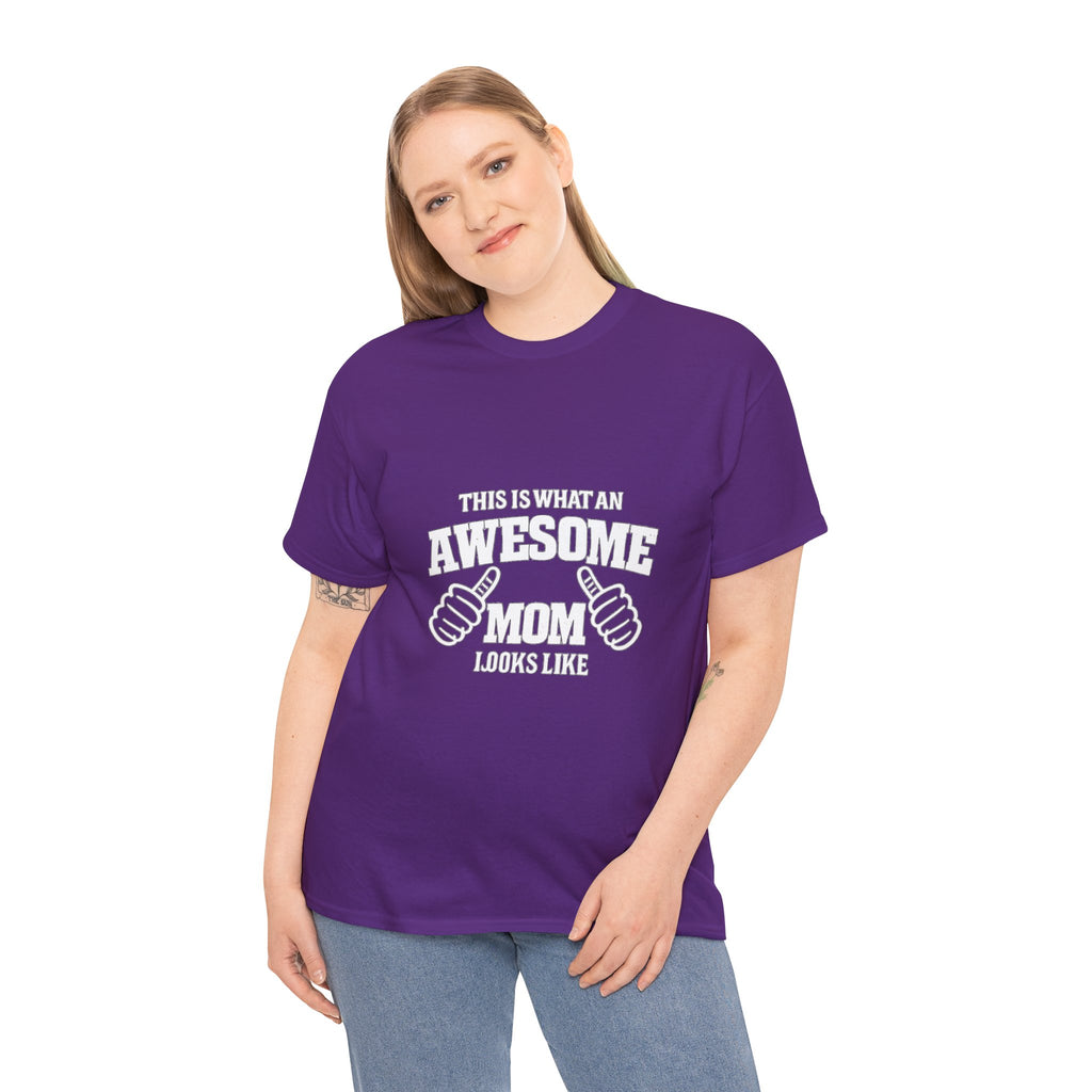 Awesome Mom with Pointing Thumbs T-Shirt | Mother's Day Tee