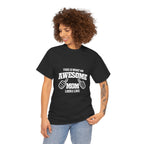 Awesome Mom with Pointing Thumbs T-Shirt | Mother's Day Tee