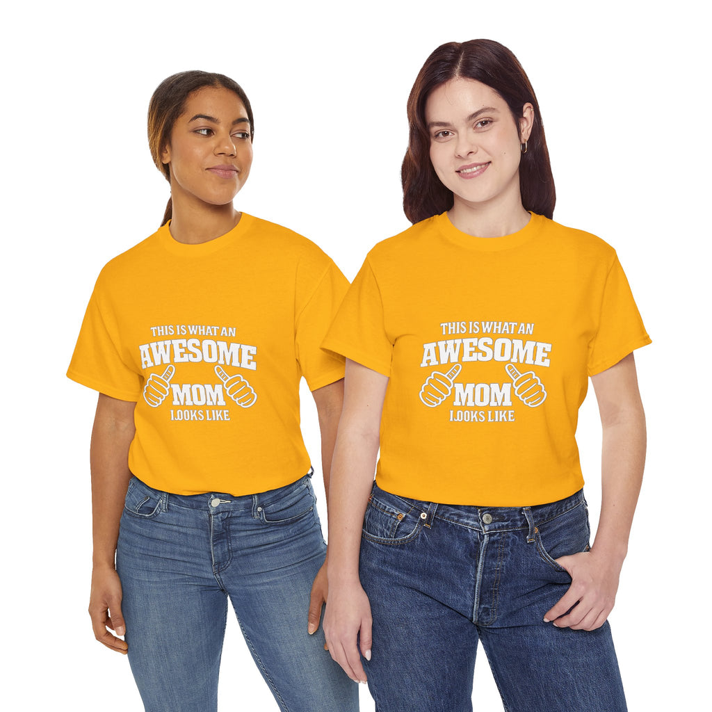 Awesome Mom with Pointing Thumbs T-Shirt | Mother's Day Tee