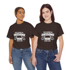 Awesome Mom with Pointing Thumbs T-Shirt | Mother's Day Tee