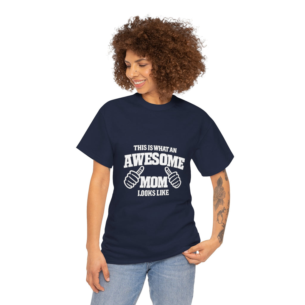 Awesome Mom with Pointing Thumbs T-Shirt | Mother's Day Tee