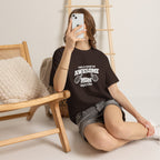 Awesome Mom with Pointing Thumbs T-Shirt | Mother's Day Tee