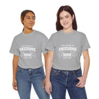 Awesome Mom with Pointing Thumbs T-Shirt | Mother's Day Tee