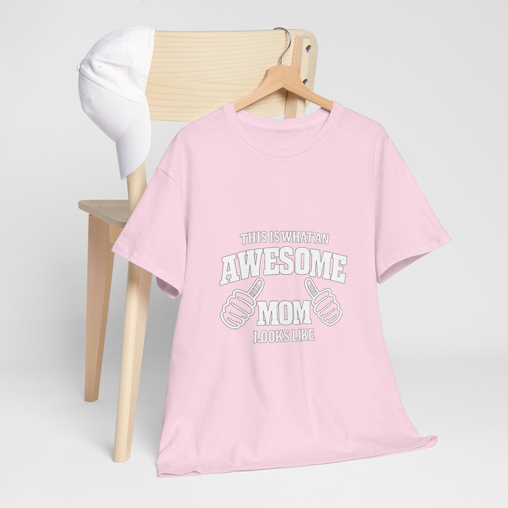 Awesome Mom with Pointing Thumbs T-Shirt | Mother's Day Tee