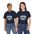 Awesome Mom with Pointing Thumbs T-Shirt | Mother's Day Tee